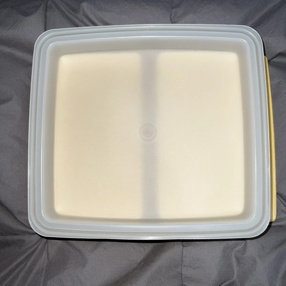 Vintage Tupperware 723-1 (Deviled Egg) Storage Carrier Dish‎ Harvest Gold W Lid